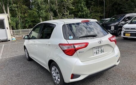 Toyota Vitz, 2017 год, 955 007 рублей, 7 фотография