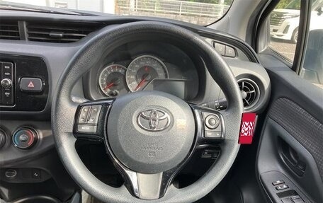 Toyota Vitz, 2017 год, 955 007 рублей, 15 фотография