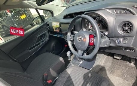 Toyota Vitz, 2017 год, 955 007 рублей, 13 фотография