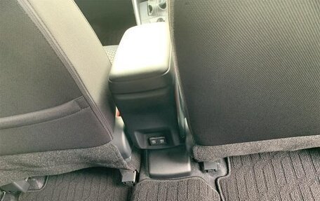 Toyota Raize I, 2023 год, 30 фотография