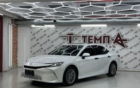 Toyota Camry, 2024 год, 3 900 000 рублей, 2 фотография
