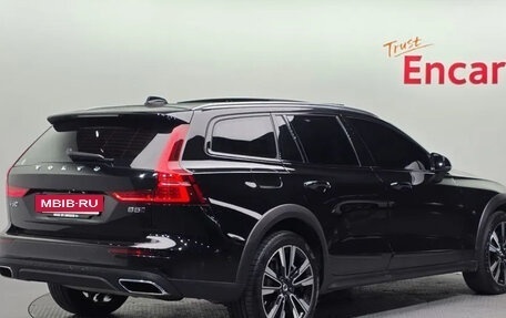 Volvo V60 II, 2022 год, 5 750 000 рублей, 2 фотография