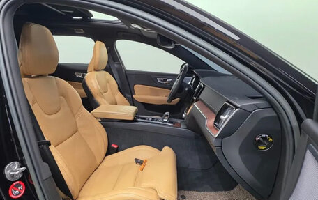 Volvo V60 II, 2022 год, 5 750 000 рублей, 10 фотография