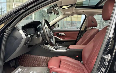 BMW 3 серия, 2021 год, 2 700 000 рублей, 9 фотография