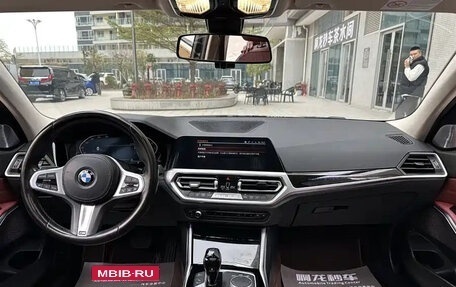 BMW 3 серия, 2021 год, 2 700 000 рублей, 11 фотография