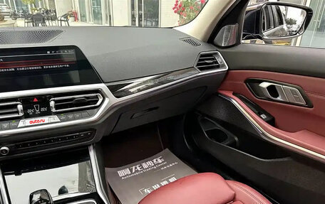 BMW 3 серия, 2021 год, 2 700 000 рублей, 16 фотография