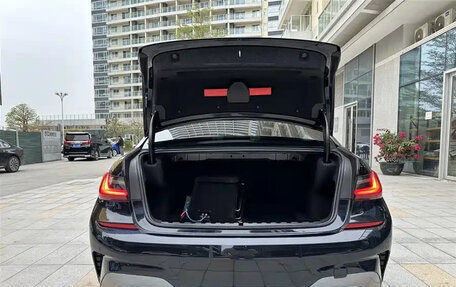 BMW 3 серия, 2021 год, 2 700 000 рублей, 23 фотография