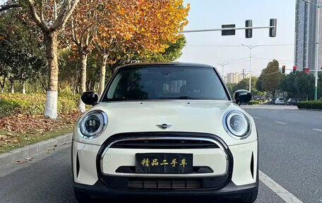 MINI Hatch, 2021 год, 1 700 000 рублей, 2 фотография