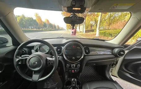 MINI Hatch, 2021 год, 1 700 000 рублей, 9 фотография