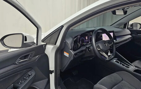 Volkswagen Golf VIII, 2022 год, 2 900 000 рублей, 10 фотография