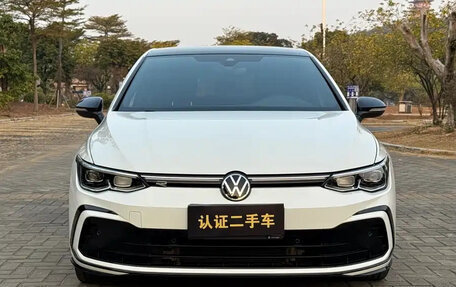 Volkswagen Golf VIII, 2021 год, 1 300 000 рублей, 2 фотография