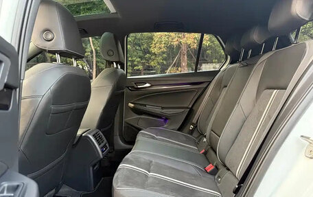 Volkswagen Golf VIII, 2021 год, 1 300 000 рублей, 17 фотография