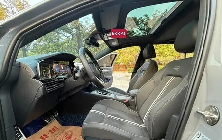 Volkswagen Golf VIII, 2022 год, 1 350 000 рублей, 8 фотография