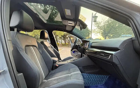 Volkswagen Golf VIII, 2022 год, 1 350 000 рублей, 17 фотография