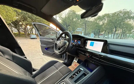 Volkswagen Golf VIII, 2022 год, 1 350 000 рублей, 18 фотография