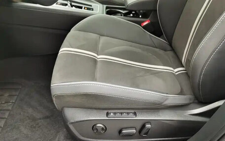 Volkswagen Golf VIII, 2022 год, 1 310 000 рублей, 7 фотография