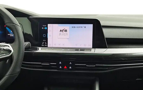 Volkswagen Golf VIII, 2022 год, 1 310 000 рублей, 11 фотография