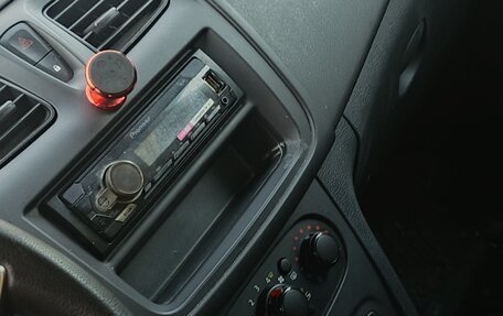 Renault Logan II, 2019 год, 540 000 рублей, 12 фотография