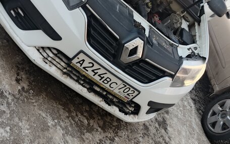Renault Logan II, 2019 год, 540 000 рублей, 17 фотография