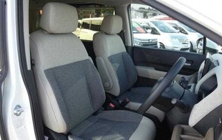 Honda Freed, 2025 год, 1 980 000 рублей, 9 фотография