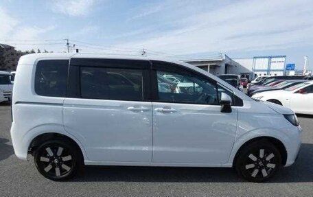 Honda Freed, 2025 год, 1 980 000 рублей, 4 фотография