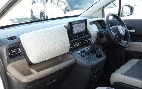 Honda Freed, 2025 год, 1 980 000 рублей, 8 фотография