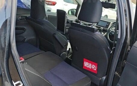 Toyota Wish II, 2014 год, 1 650 000 рублей, 18 фотография