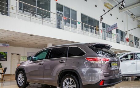 Toyota Highlander III, 2014 год, 3 098 000 рублей, 5 фотография