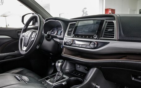 Toyota Highlander III, 2014 год, 3 098 000 рублей, 16 фотография