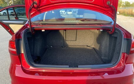 Volkswagen Jetta VI, 2017 год, 1 400 000 рублей, 13 фотография