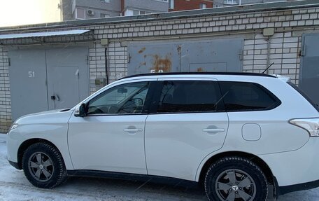 Mitsubishi Outlander III рестайлинг 3, 2013 год, 1 430 000 рублей, 7 фотография