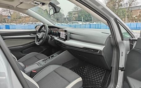 Volkswagen Golf VIII, 2024 год, 2 060 325 рублей, 13 фотография