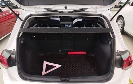 Volkswagen Golf VIII, 2024 год, 2 080 325 рублей, 17 фотография