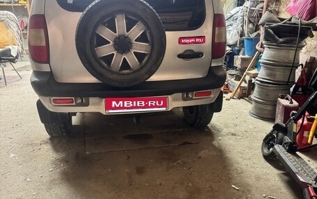 Chevrolet Niva I рестайлинг, 2004 год, 350 000 рублей, 1 фотография