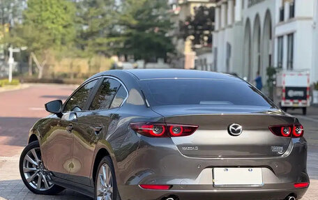 Mazda 3, 2022 год, 1 200 000 рублей, 4 фотография