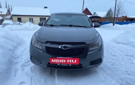 Chevrolet Cruze II, 2011 год, 750 000 рублей, 2 фотография