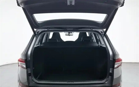 Skoda Kodiaq, 2023 год, 3 300 000 рублей, 24 фотография