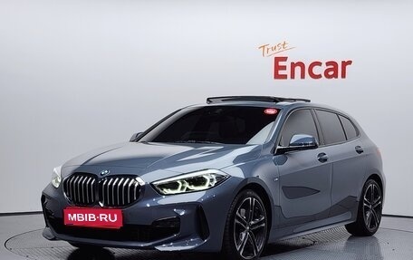 BMW 1 серия, 2021 год, 2 450 000 рублей, 1 фотография