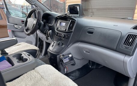 Hyundai Grand Starex Grand Starex I рестайлинг 2, 2016 год, 2 550 000 рублей, 5 фотография