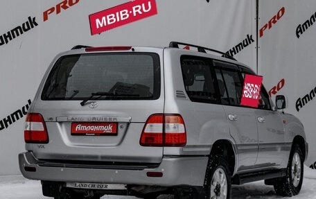 Toyota Land Cruiser 100 рестайлинг 2, 2006 год, 2 990 000 рублей, 6 фотография