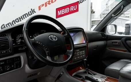 Toyota Land Cruiser 100 рестайлинг 2, 2006 год, 2 990 000 рублей, 9 фотография