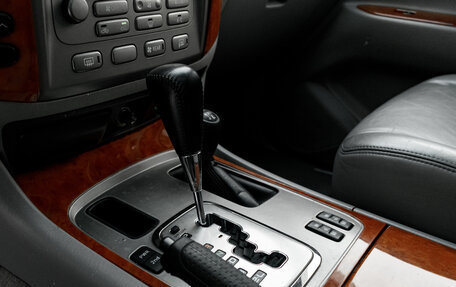 Toyota Land Cruiser 100 рестайлинг 2, 2006 год, 2 990 000 рублей, 23 фотография