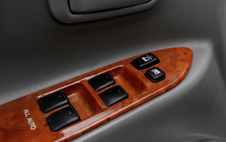 Toyota Land Cruiser 100 рестайлинг 2, 2006 год, 2 990 000 рублей, 25 фотография