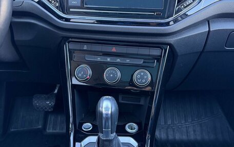 Volkswagen T-Roc I, 2019 год, 2 210 000 рублей, 11 фотография