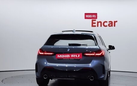 BMW 1 серия, 2021 год, 2 450 000 рублей, 4 фотография