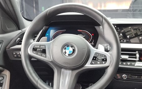 BMW 1 серия, 2021 год, 2 450 000 рублей, 13 фотография