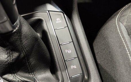 Volkswagen Tiguan II, 2018 год, 2 119 900 рублей, 11 фотография