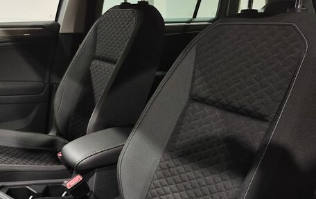 Volkswagen Tiguan II, 2018 год, 2 119 900 рублей, 14 фотография