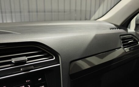 Volkswagen Tiguan II, 2018 год, 2 119 900 рублей, 9 фотография