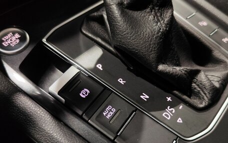 Volkswagen Tiguan II, 2018 год, 2 119 900 рублей, 12 фотография